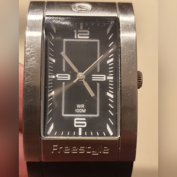 Vtg Rare Freestyle Designed By Shane Dorian Silver/Black Men's Tank Watch